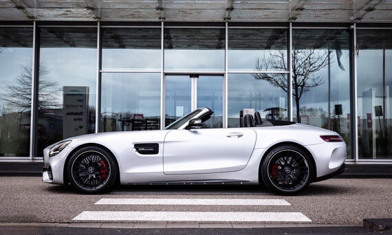 mercedes-benz-amg-gt-roadster-slider-1