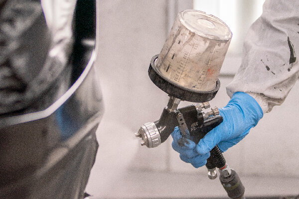 schade-auto-spuiten-hero-mobiel