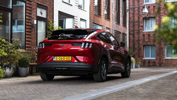 ford-mustang-mach-e-slider-2