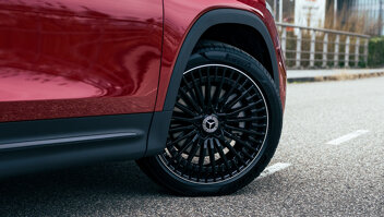 mercedes-benz-eqb-slider-3