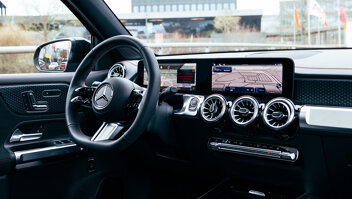 mercedes-benz-eqb-slider-4