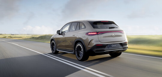 mercedes-benz-eqe-suv-video-mobiel
