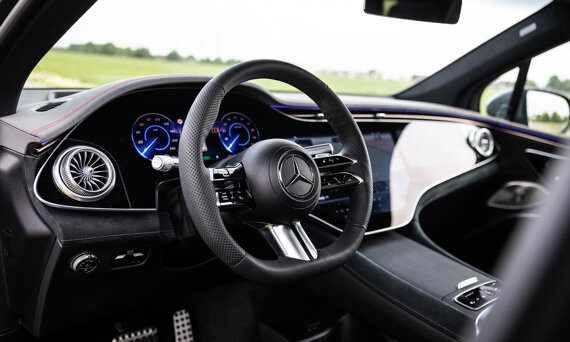 mercedes-benz-eqs-suv-slider-5