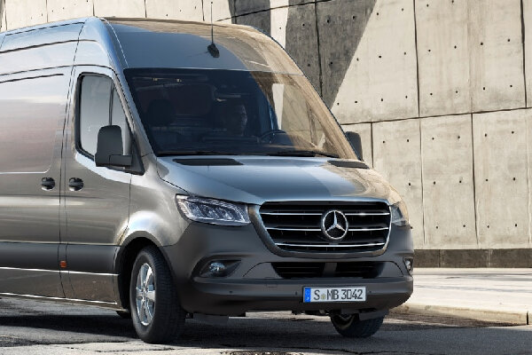 mercedes-benz-esprinter-gesloten-bestelwagen-hero-mobiel