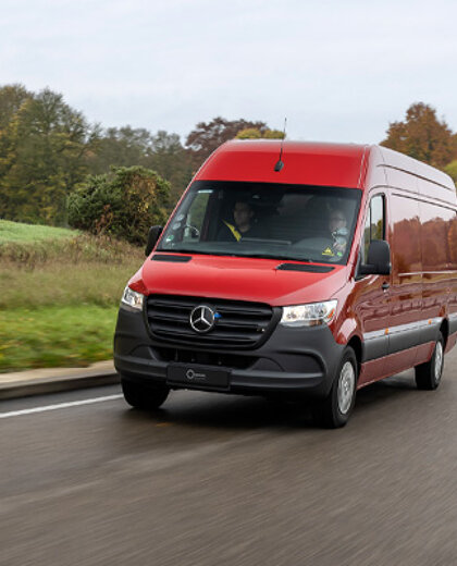 mercedes-benz-esprinter-gesloten-bestelwagen-hero-mobiel