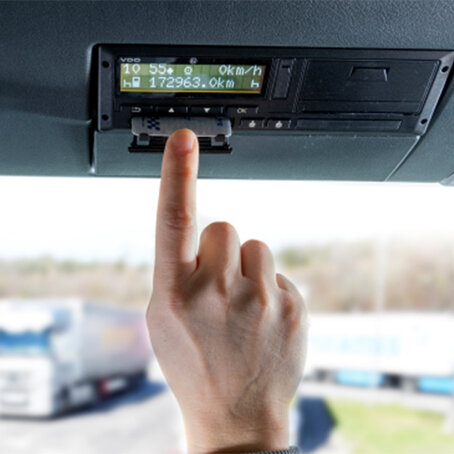 mercedes-benz-onderhoud-en-accessoires-update-dtco-tachograaf