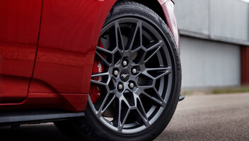 ford-mustang-slider-5
