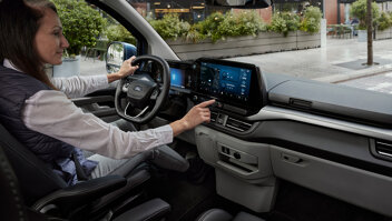 ford-tourneo-custom-slider-4