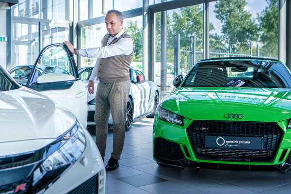Luxury-homepage-hero-1-mobiel