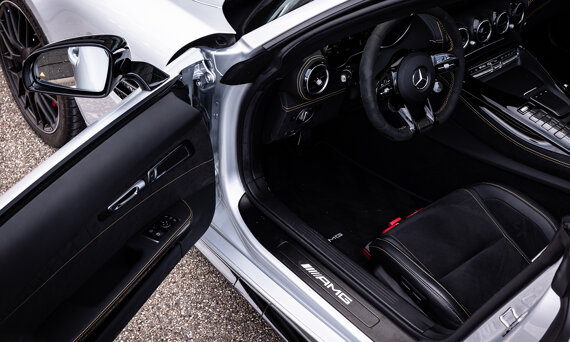 mercedes-benz-amg-gt-roadster-slider-4