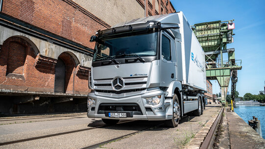 mercedes-benz-e-actros-slider-3