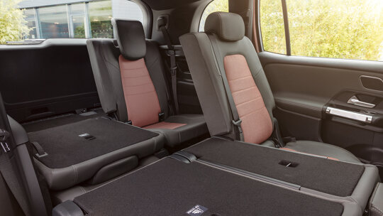 mercedes-benz-eqb-slider-6