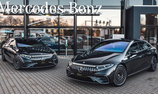 mercedes-benz-eqs-slider-3