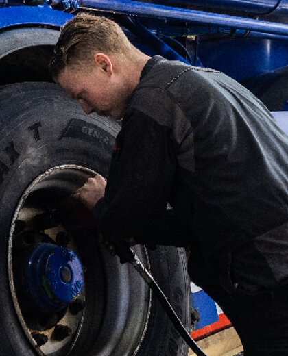 mercedes-benz-trucks-service-24h-hero-mobiel