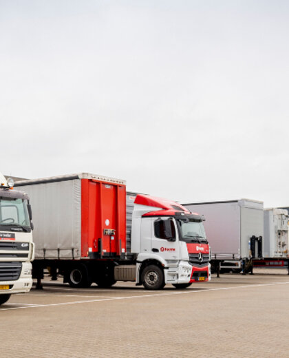 truck-trailer-vestigingen-hero-mobiel