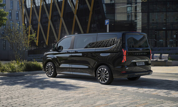 e-tourneo-custom-slider-1