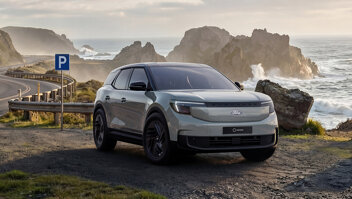 ford-explorer-ev-collection-slider-3