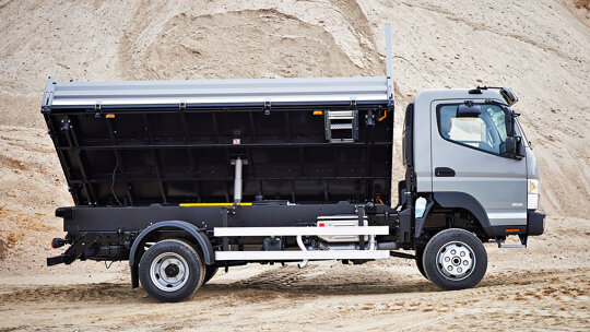 fuso-canter-4x4-slider-3