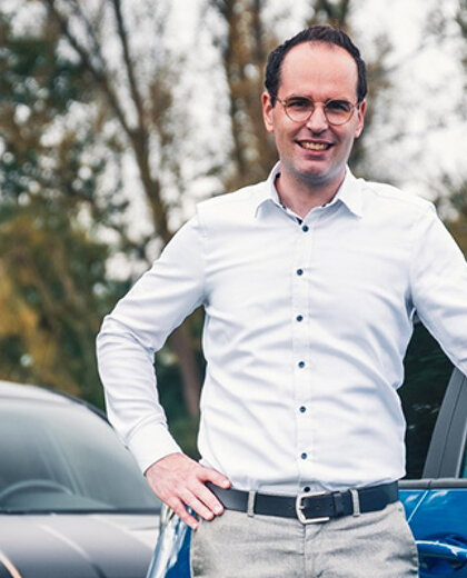 Hero-verkoopmedewerker-ford-2-mobiel