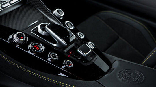 mercedes-benz-amg-gt-slider-4