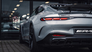 mercedes-benz-amg-gt-slider-4