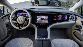 mercedes-benz-eqs-slider-2