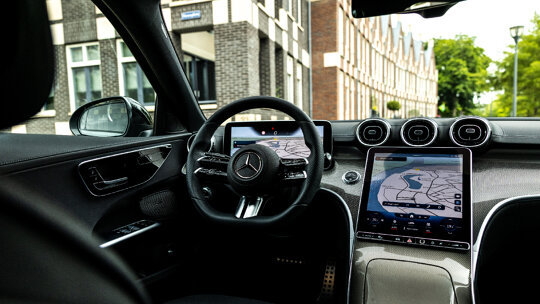 mercedes-benz-mbux-slider-1