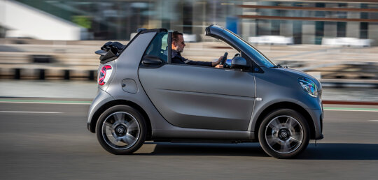samrt-eq-fortwo-cabrio-video-mobiel